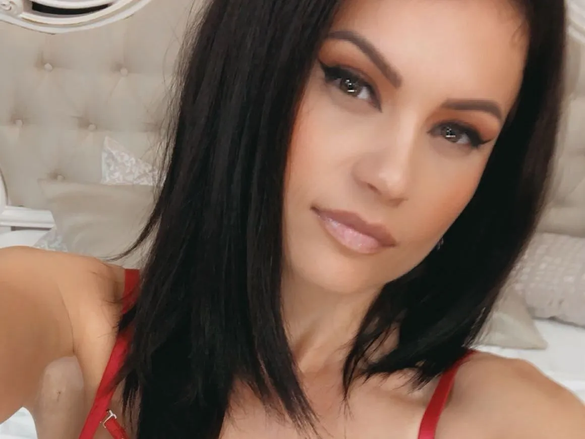 Live sex webcam photo for CrystallLuv #5933012