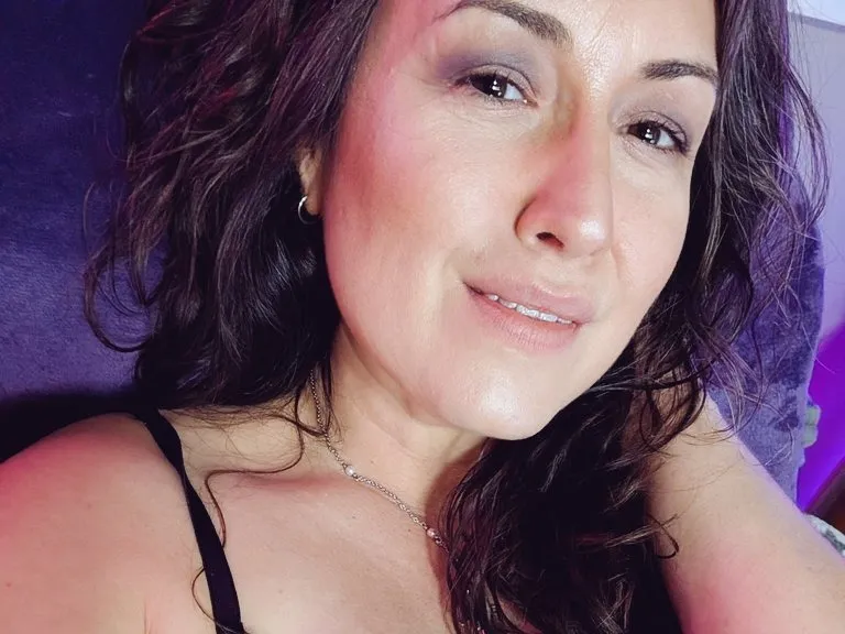 Live sex webcam photo for RavenRiver #8121246