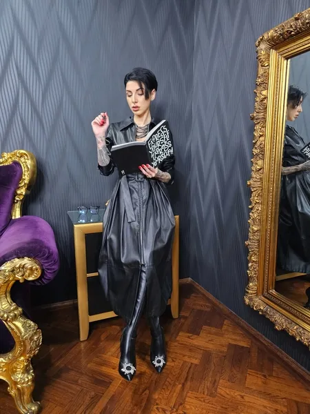 Live sex webcam photo for SophiePriestess #6074311