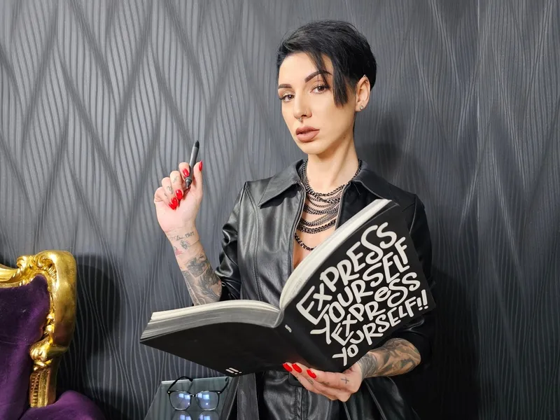 Live sex webcam photo for SophiePriestess #6074312