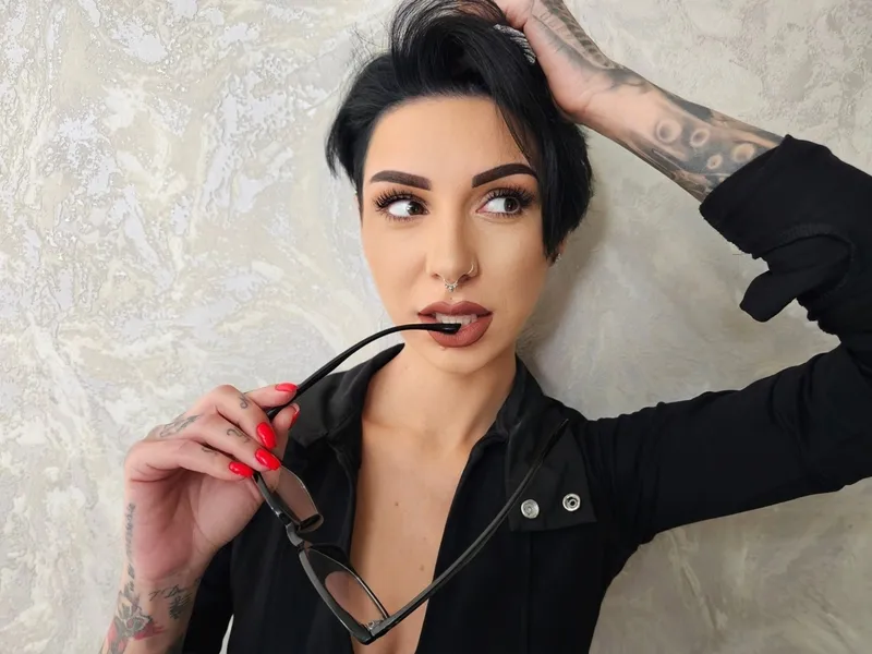 Live sex webcam photo for SophiePriestess #6074304