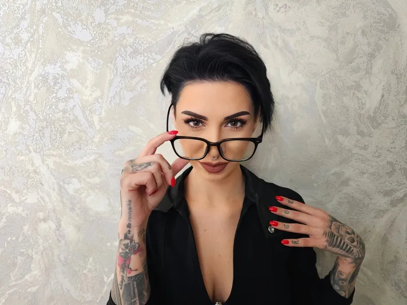 Live sex webcam photo for SophiePriestess #6074303