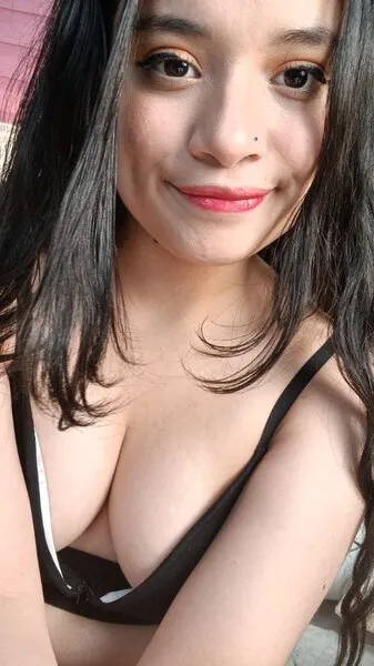 Live sex webcam photo for HannaBeek #6170695