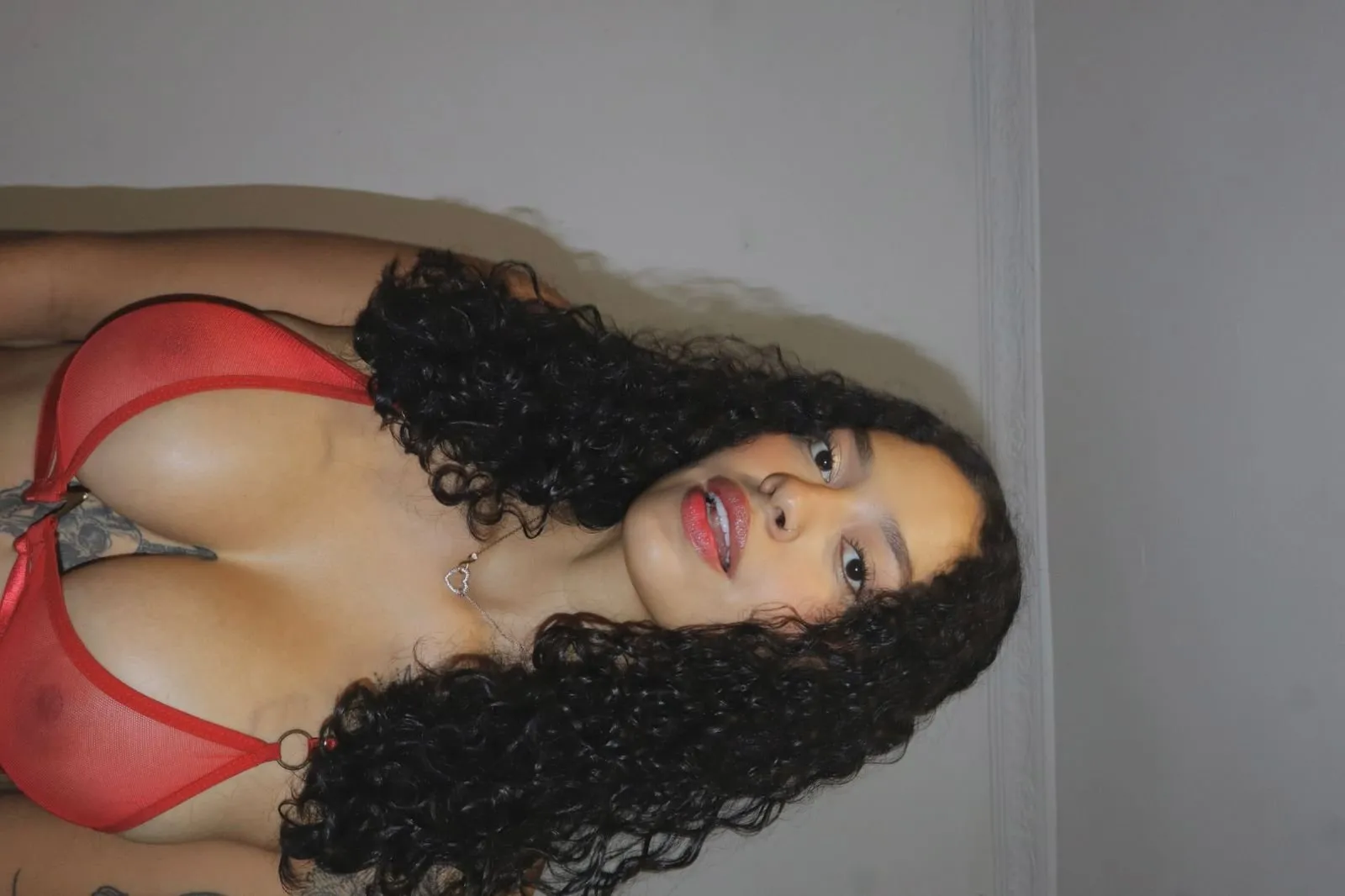 Live sex webcam photo for AmaliaDonoso #7496944