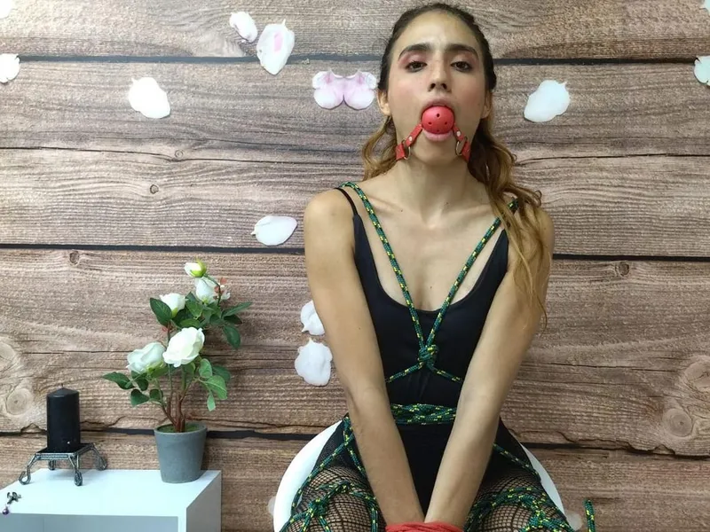 Live sex webcam photo for sophiamarss #6307105