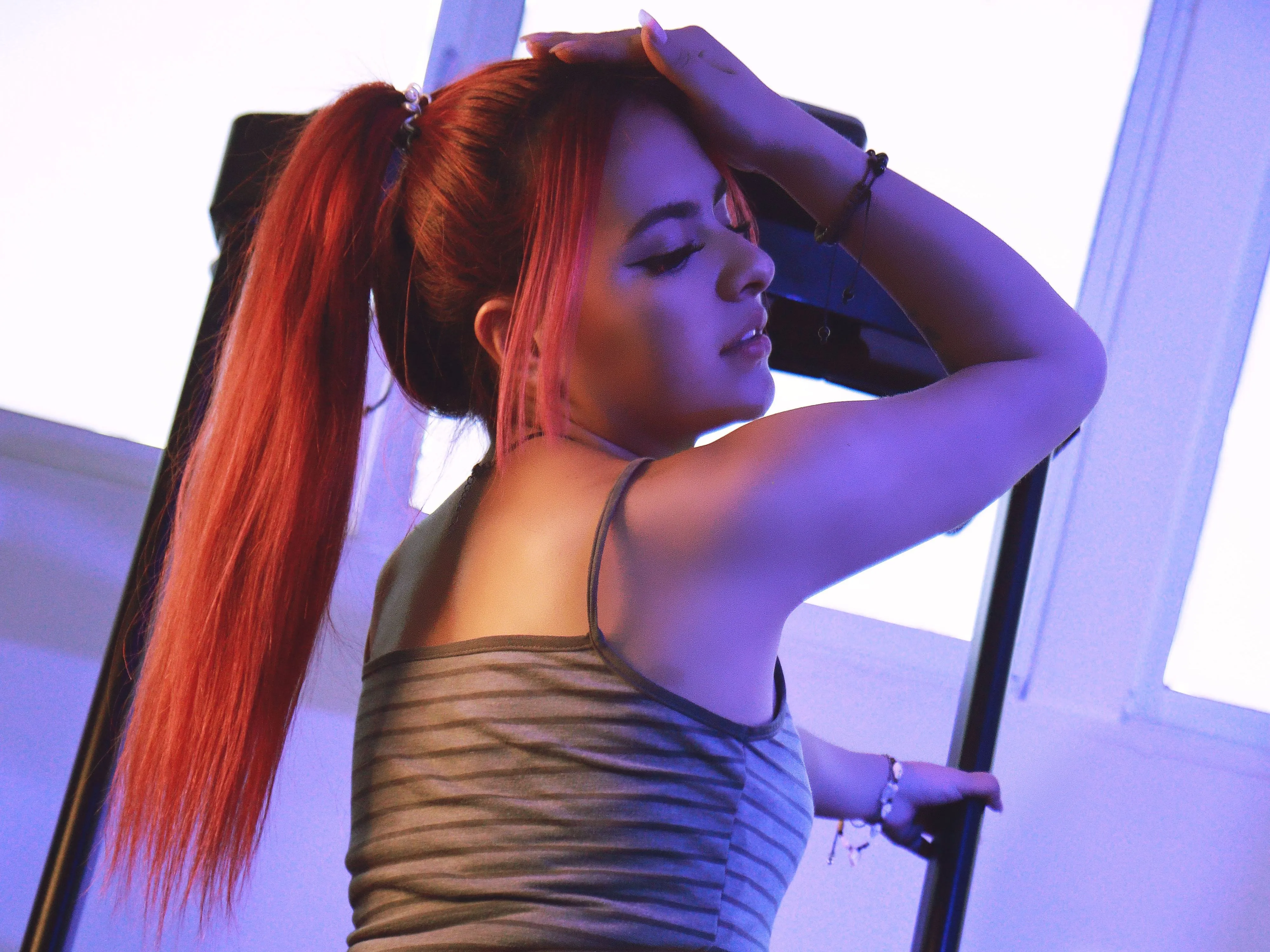 Live sex webcam photo for GiniWestt29 #5940236