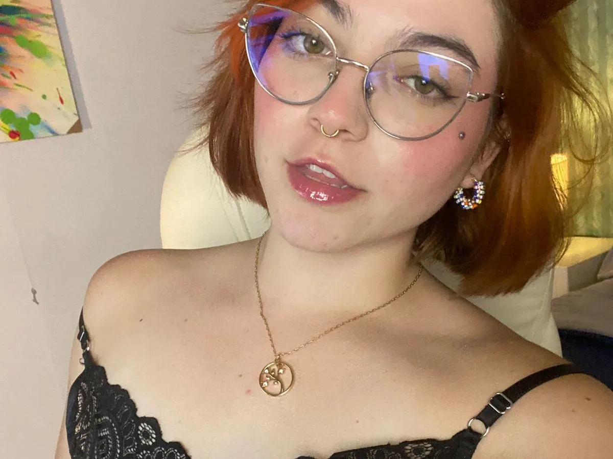Live sex webcam photo for sweetcamillee #5943209