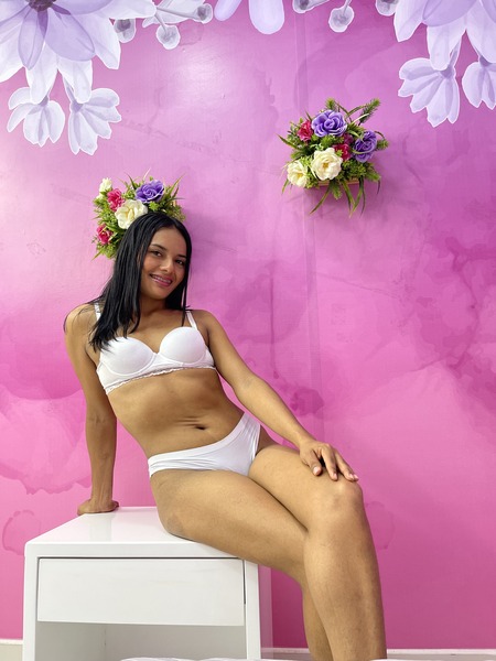 Live sex webcam photo for LYASWEETX #6068133