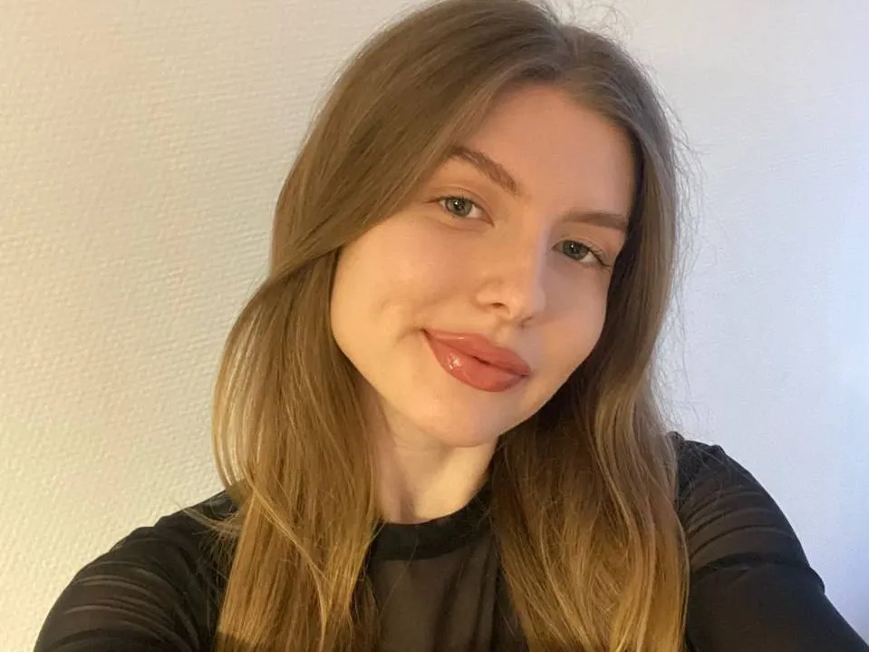 Live sex webcam photo for MiaSolo #5943462