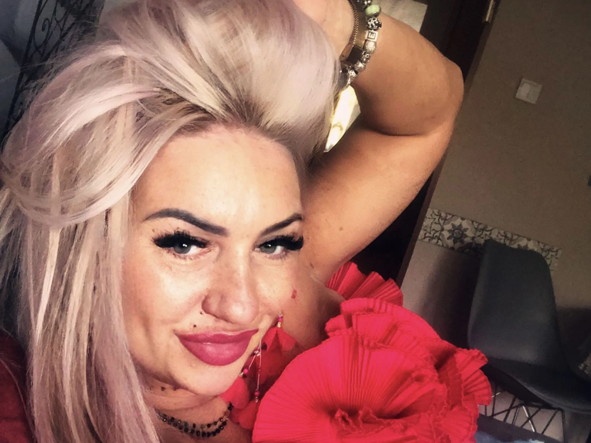 Live sex webcam photo for SADIEgoddess #5946843