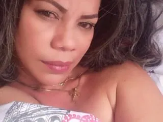 Live sex webcam photo for VikyAdams72 #5980755