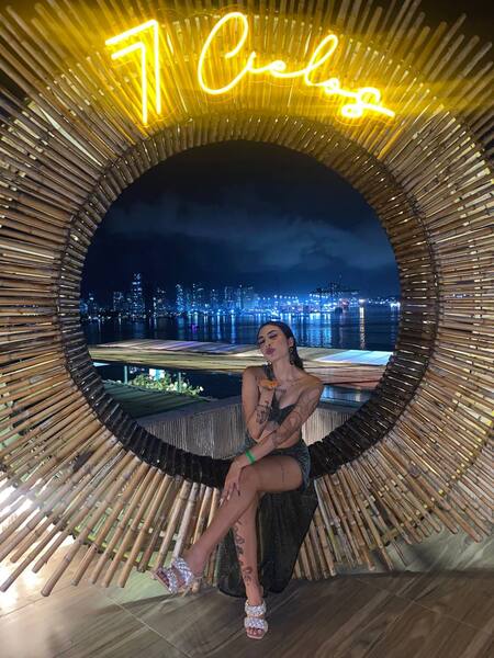 Live sex webcam photo for NiniThomson #7298393