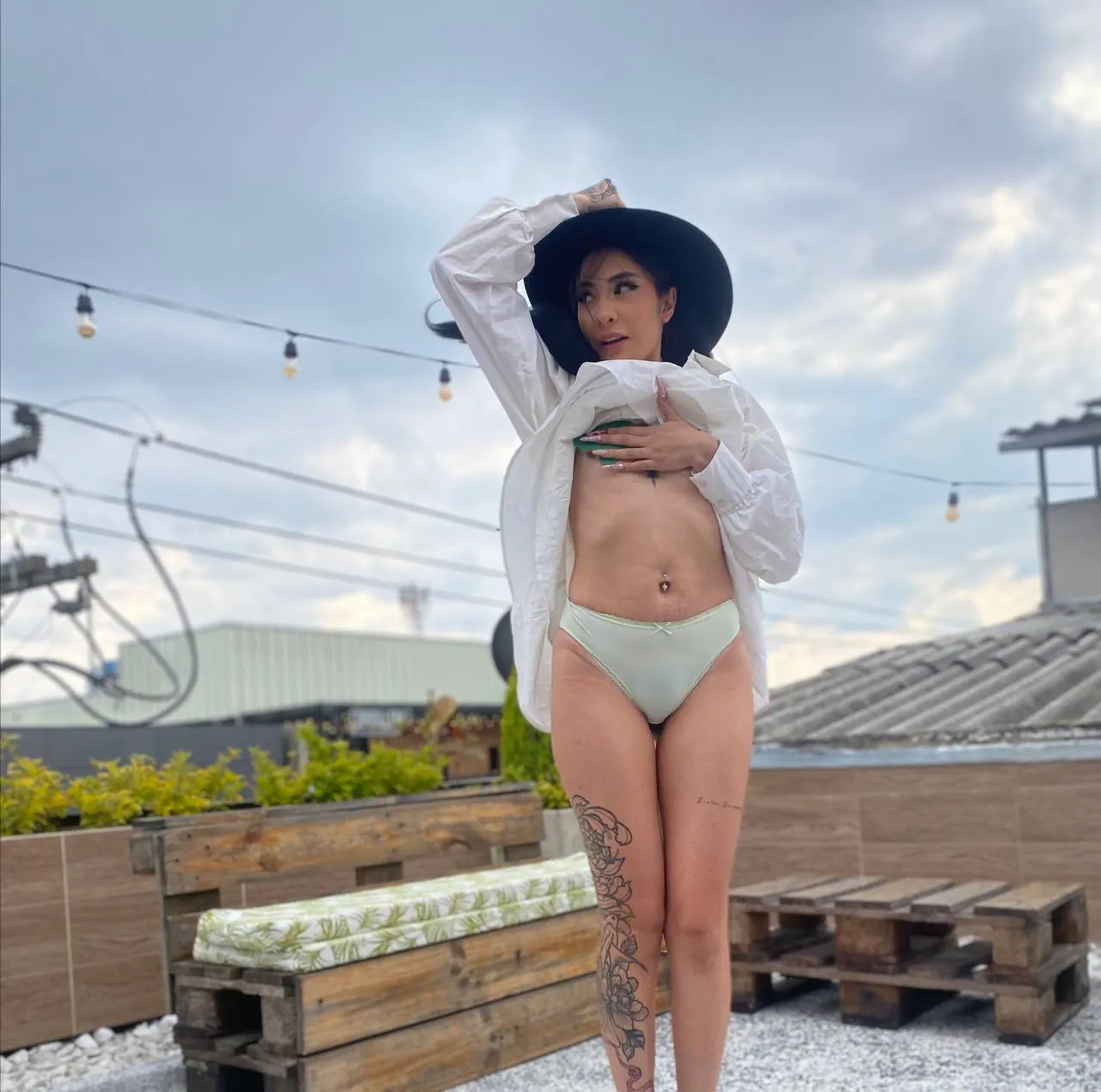 Live sex webcam photo for NiniThomson #7298242