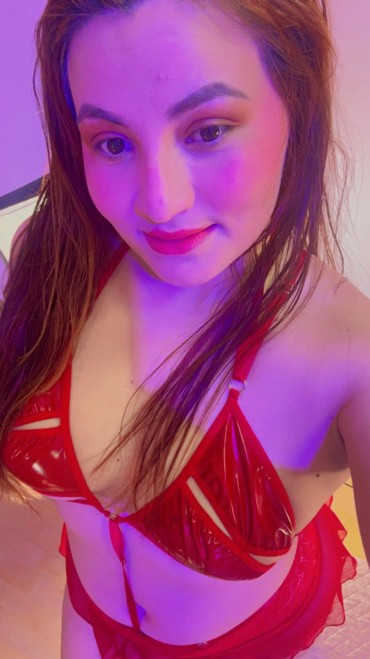 Live sex webcam photo for JuliaTaylor19 #8244296