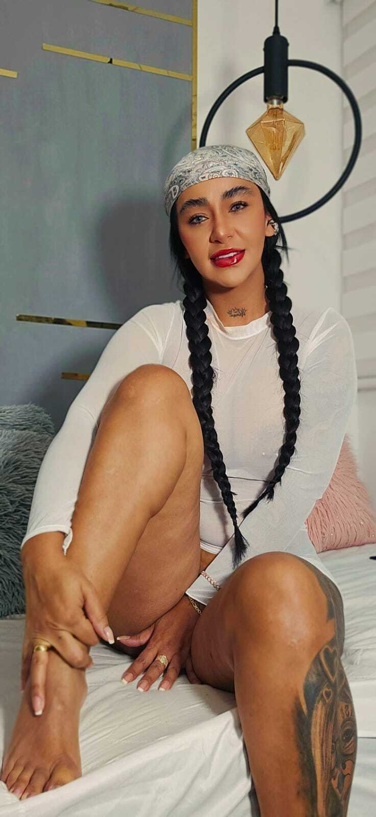 Live sex webcam photo for miaabrunettel #8095346