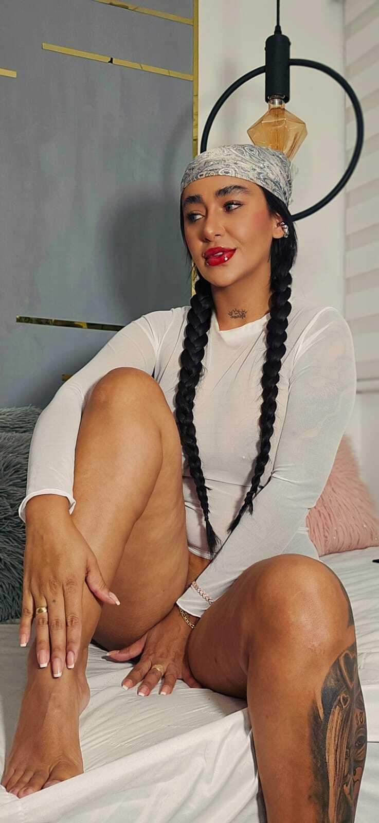 Live sex webcam photo for miaabrunettel #8095345