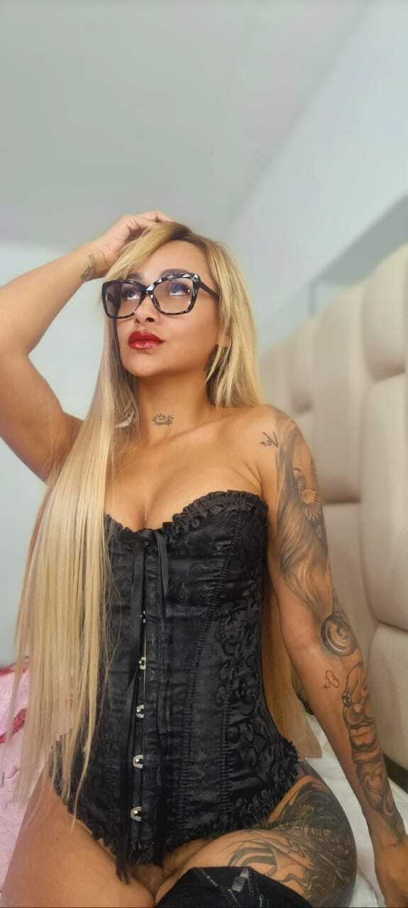 Live sex webcam photo for miaabrunettel #6407662