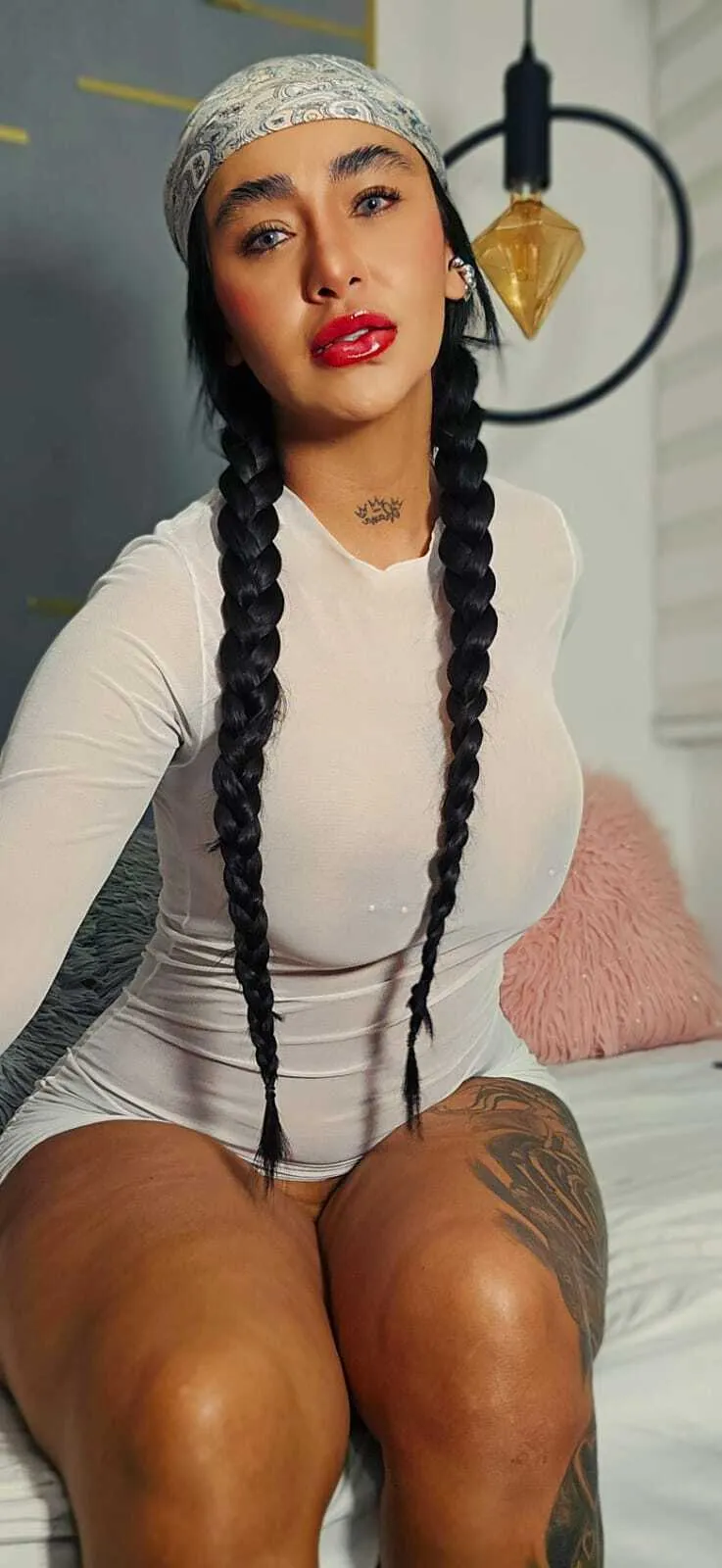 Live sex webcam photo for miaabrunettel #8095355