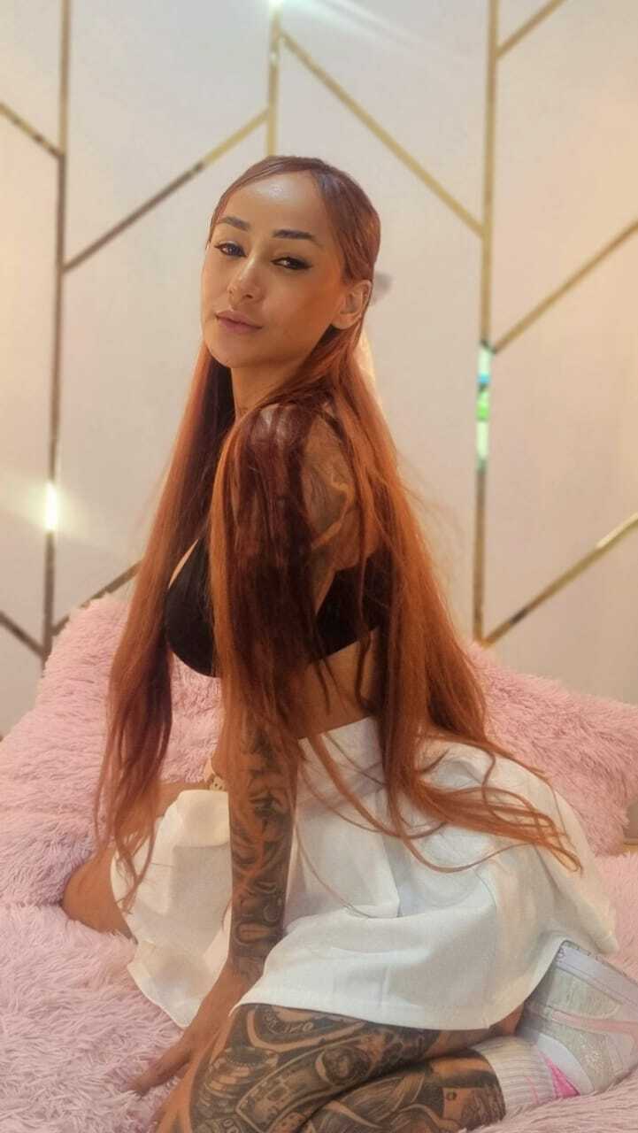 Live sex webcam photo for miaabrunettel #6317684