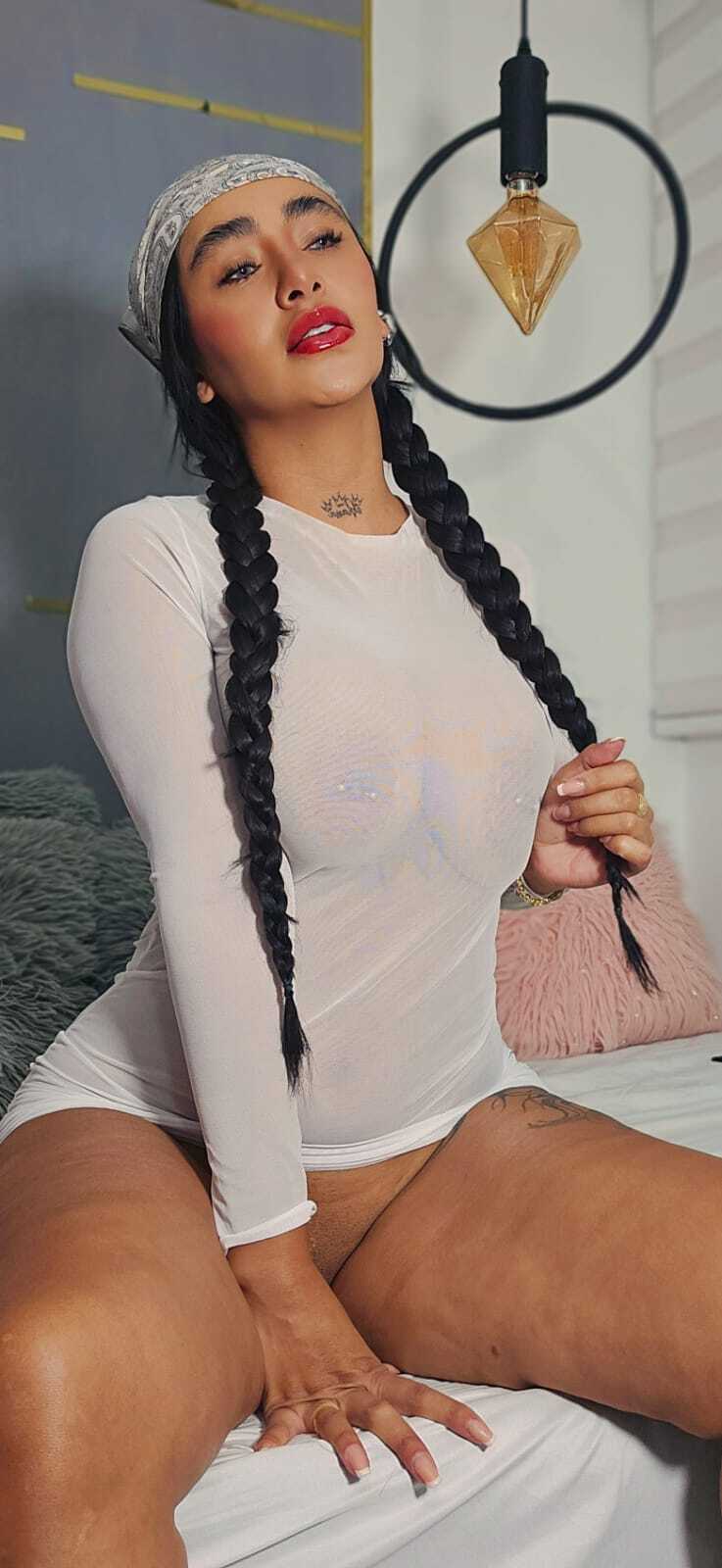 Live sex webcam photo for miaabrunettel #8095341