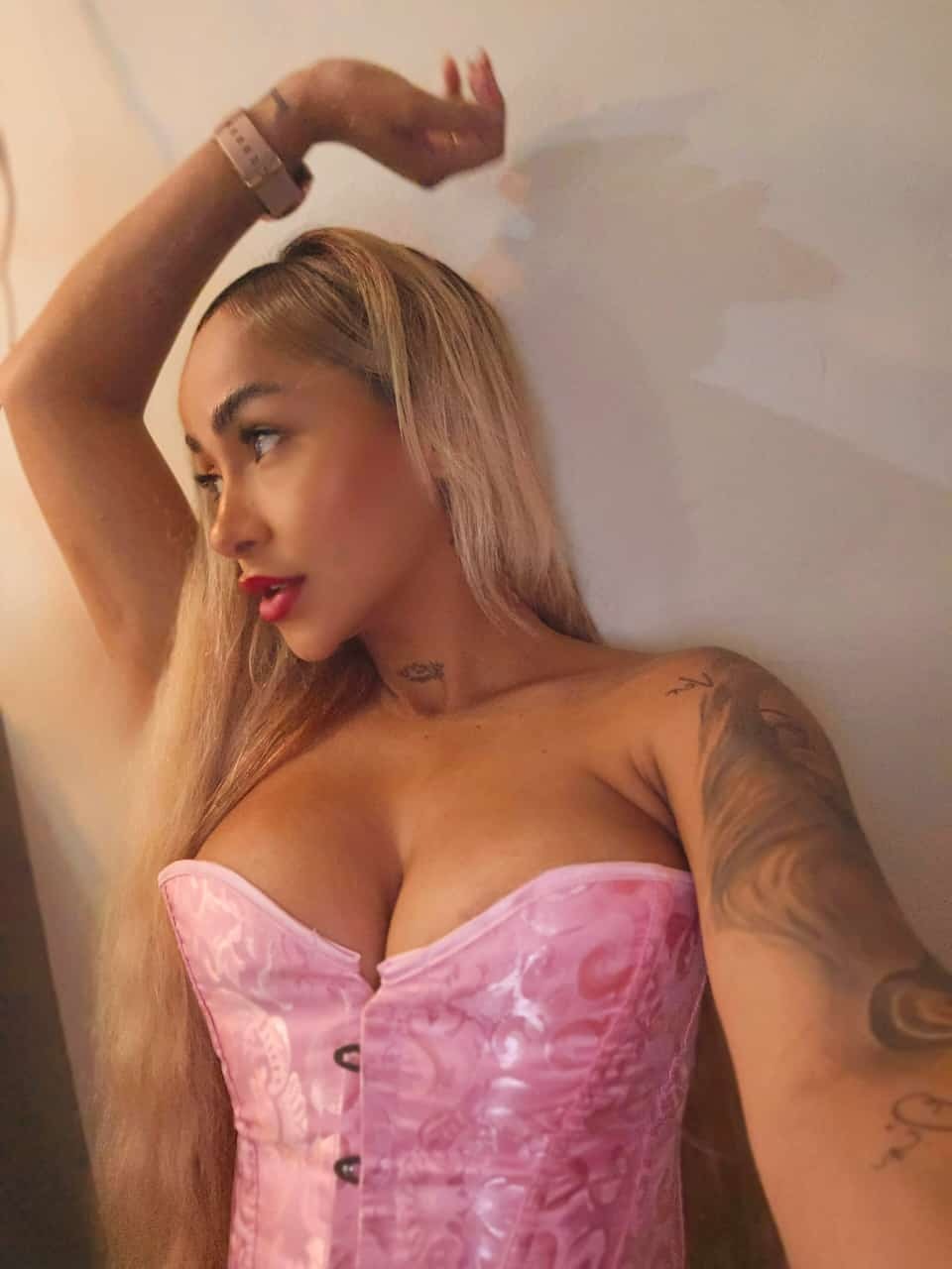 Live sex webcam photo for miaabrunettel #6449985