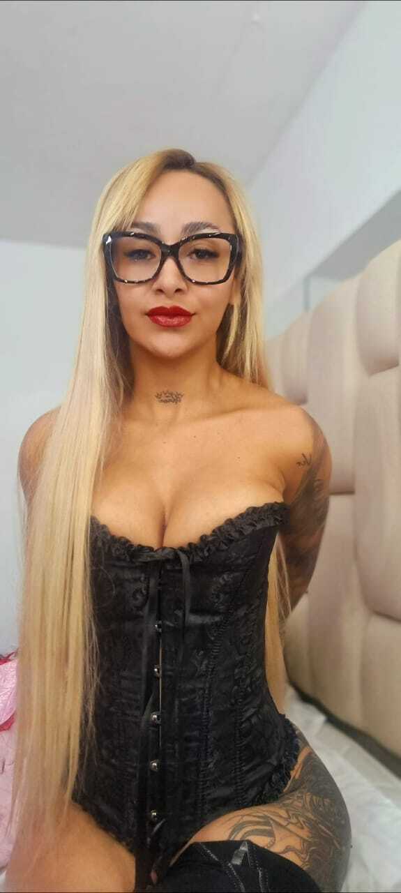 Live sex webcam photo for miaabrunettel #6407654