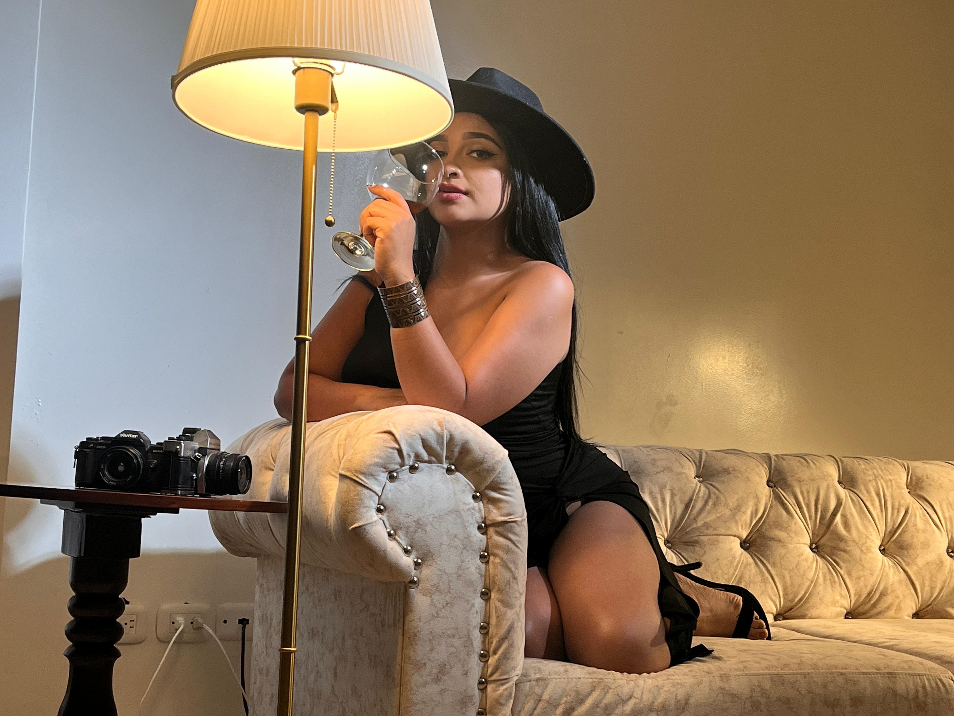 Live sex webcam photo for NicolleGrantt #7240858