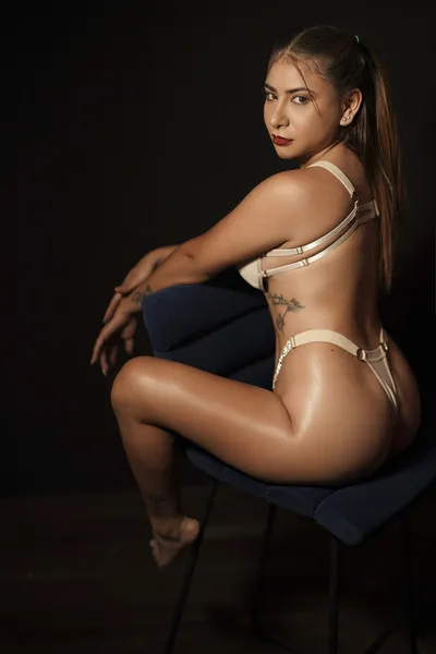 Live sex webcam photo for LilyTaaylor #6191308