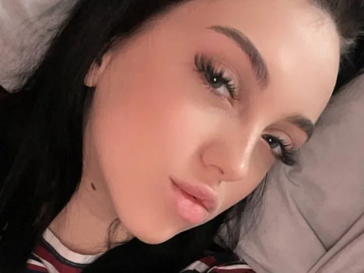 Live sex webcam photo for CocoXCohen #5950919