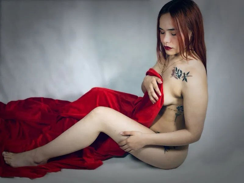 Live sex webcam photo for KloyLittle #6233695