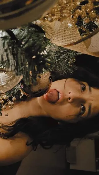 Live sex webcam photo for MarianaDumontt #6147910