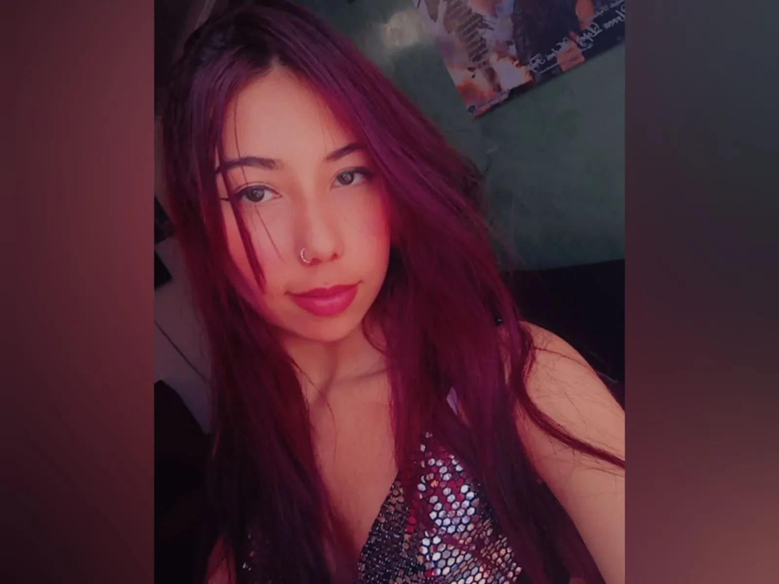 Live sex webcam photo for LucyFore #5944898