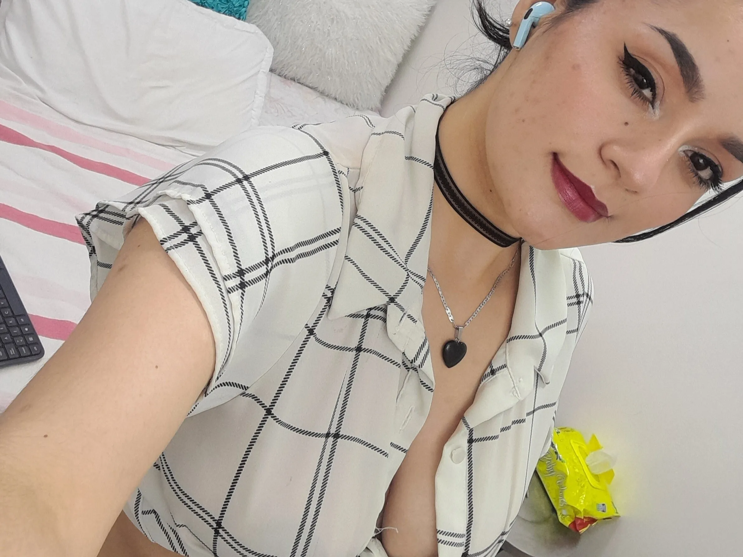 Live sex webcam photo for LhindaCarter #8657317