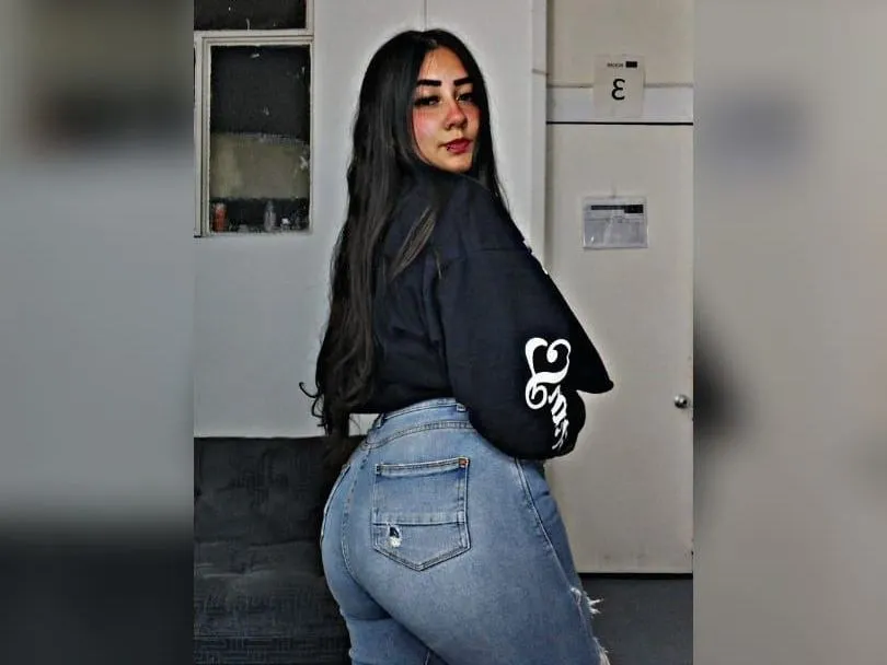 Live sex webcam photo for AriNovoa08 #5957672