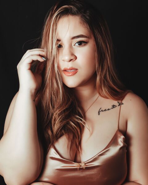 Live sex webcam photo for EmmyGraay #6168807