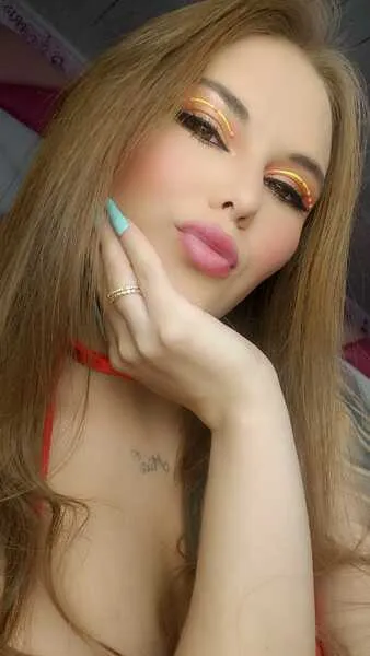 Live sex webcam photo for Cloeww #6554947