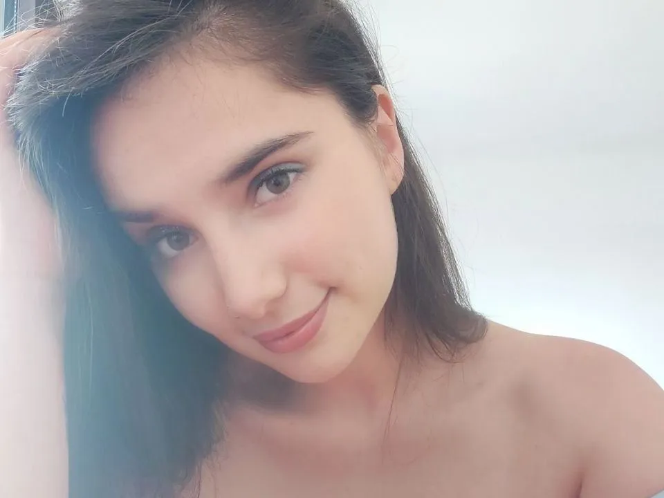 Live sex webcam photo for NaughtyyLinda #5953802