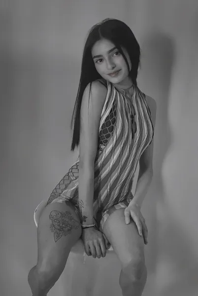 Live sex webcam photo for Asia23 #6268947