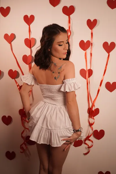 Live sex webcam photo for Kattewilliamms #6994689