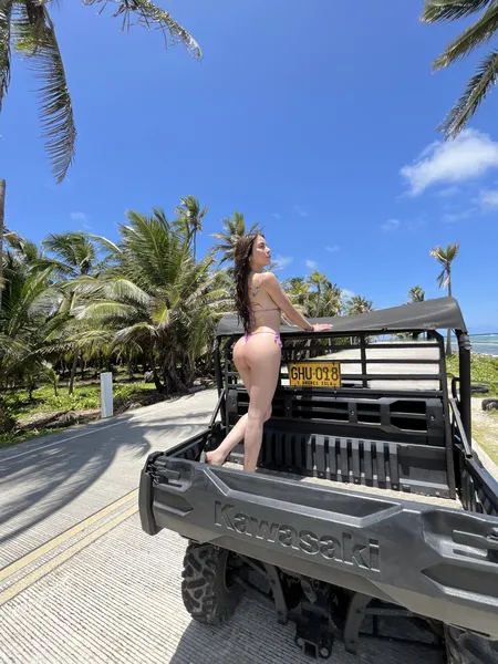 Live sex webcam photo for Kattewilliamms #6994666