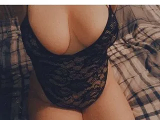 Live sex webcam photo for HornyHannah33 #6884737