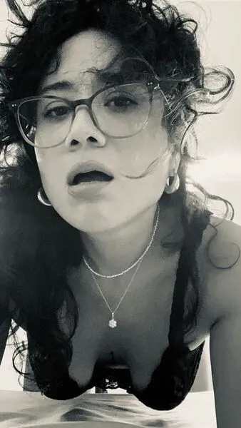 Live sex webcam photo for SimoneWarmi #6038538