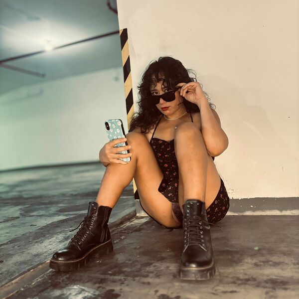 Live sex webcam photo for SimoneWarmi #6038533