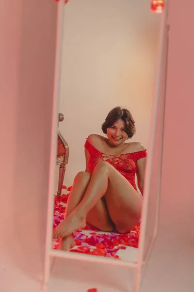 Live sex webcam photo for MiaLeBlancc #6121439