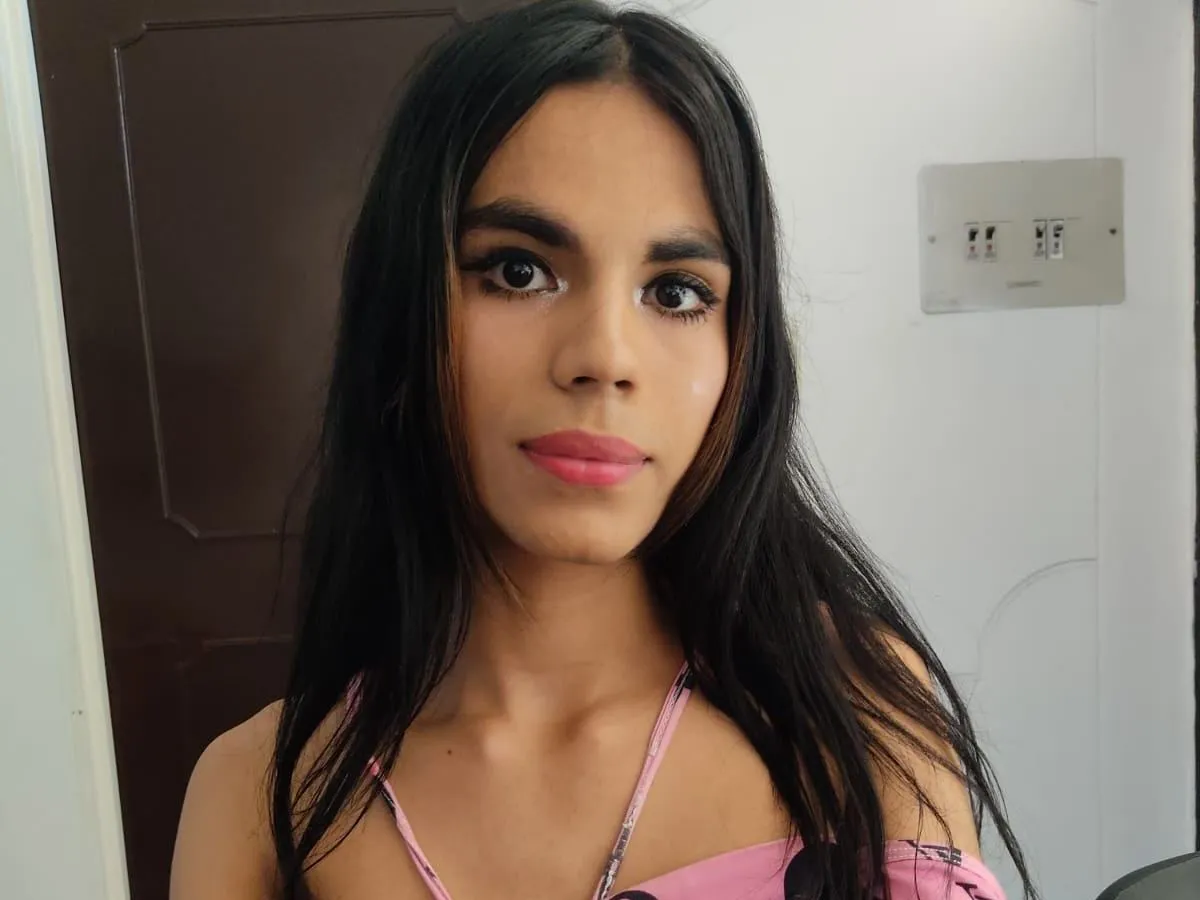 Live sex webcam photo for Luluu058 #5974399