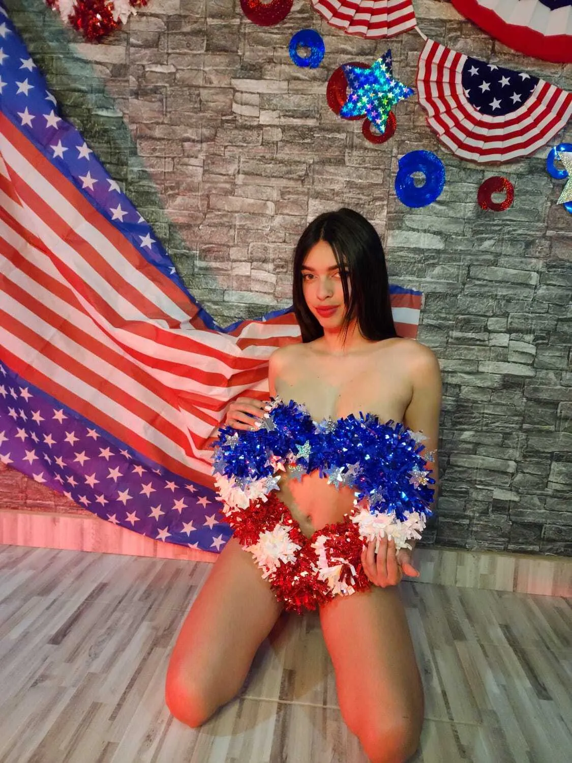 Live sex webcam photo for IssabellaTayllor18 #7433086