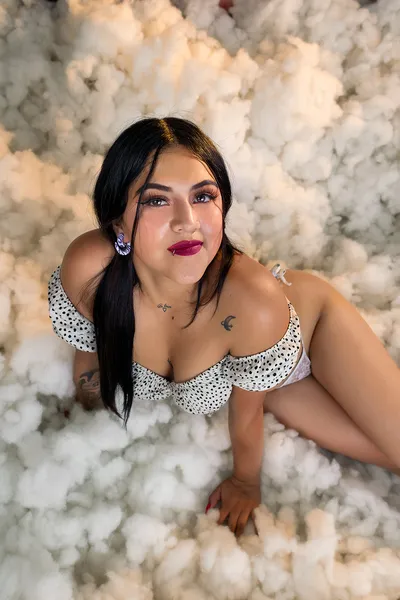 Live sex webcam photo for LucyVegga #6063546