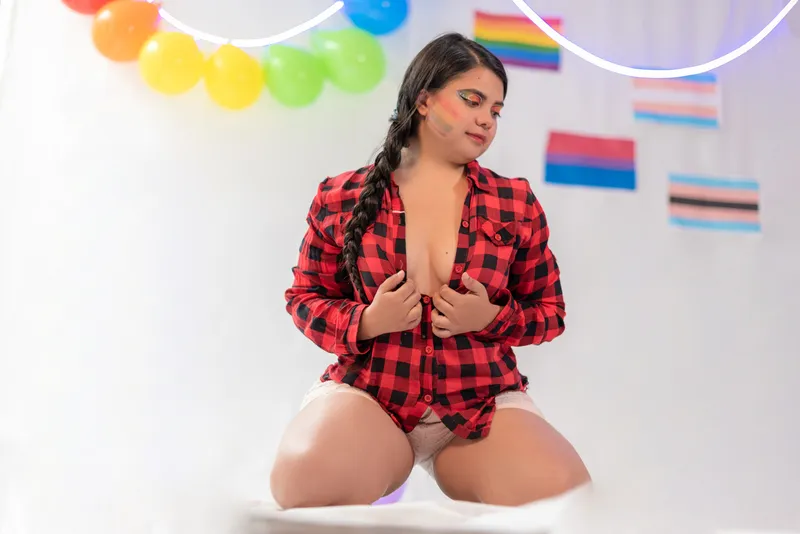 Live sex webcam photo for esmeralda129 #6214845