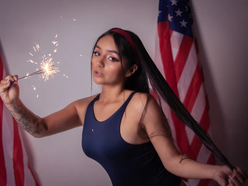 Live sex webcam photo for RoxyLeee #6339104