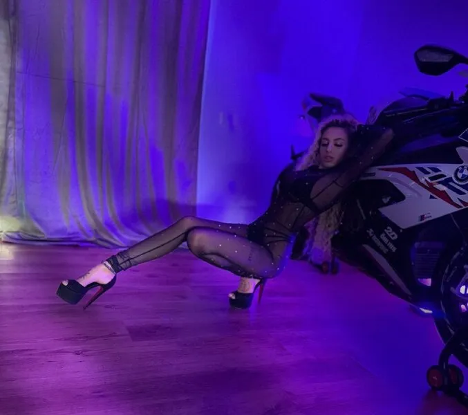 Live sex webcam photo for AngelLisaakira #6815595